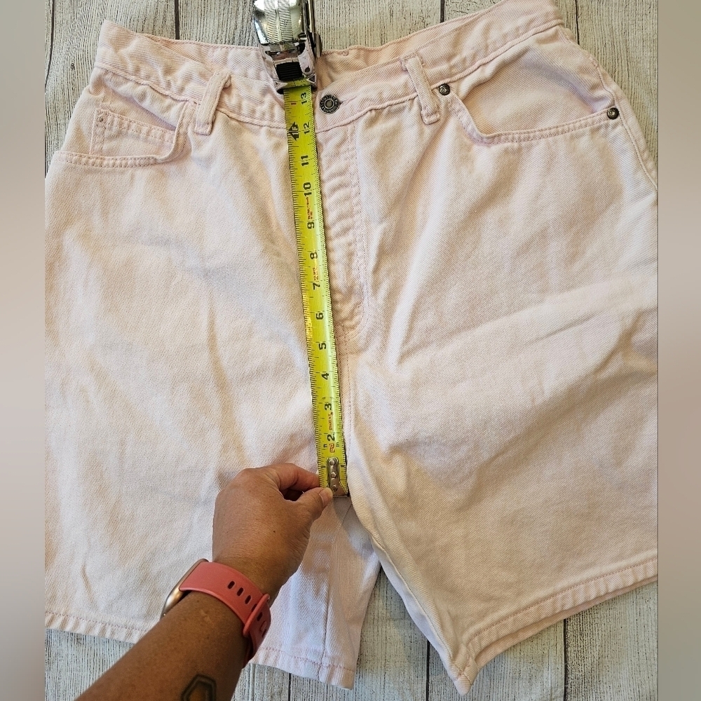 Vintage 80's Levi's Native Pale Pink Hi-Rise Denim Jean Shorts 8 Inch Rare Find! - Picture 8 of 9